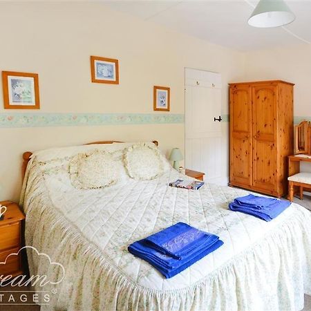 Brickyard Cottage Moreton  ภายนอก รูปภาพ
